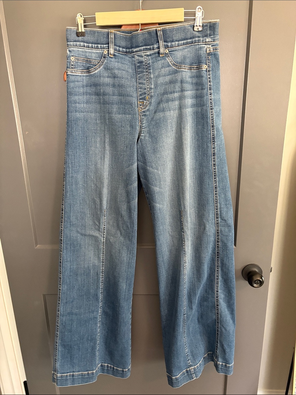 Spanx pull on Wide-Leg Women's Jeans in Medium Blue